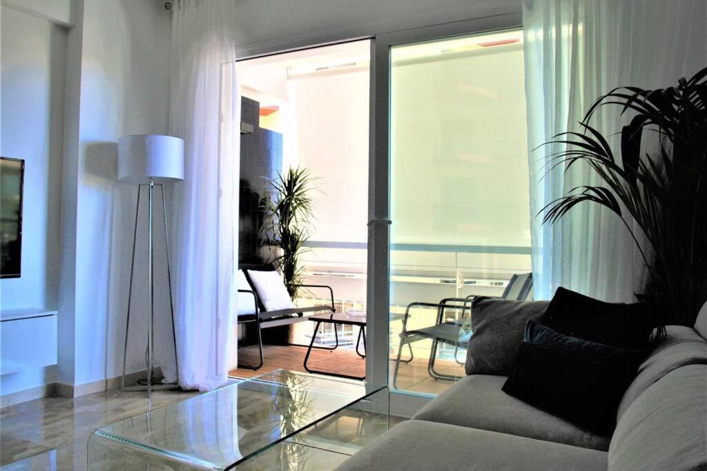 Apartamento Piccadilly Suite Торремолинос Экстерьер фото